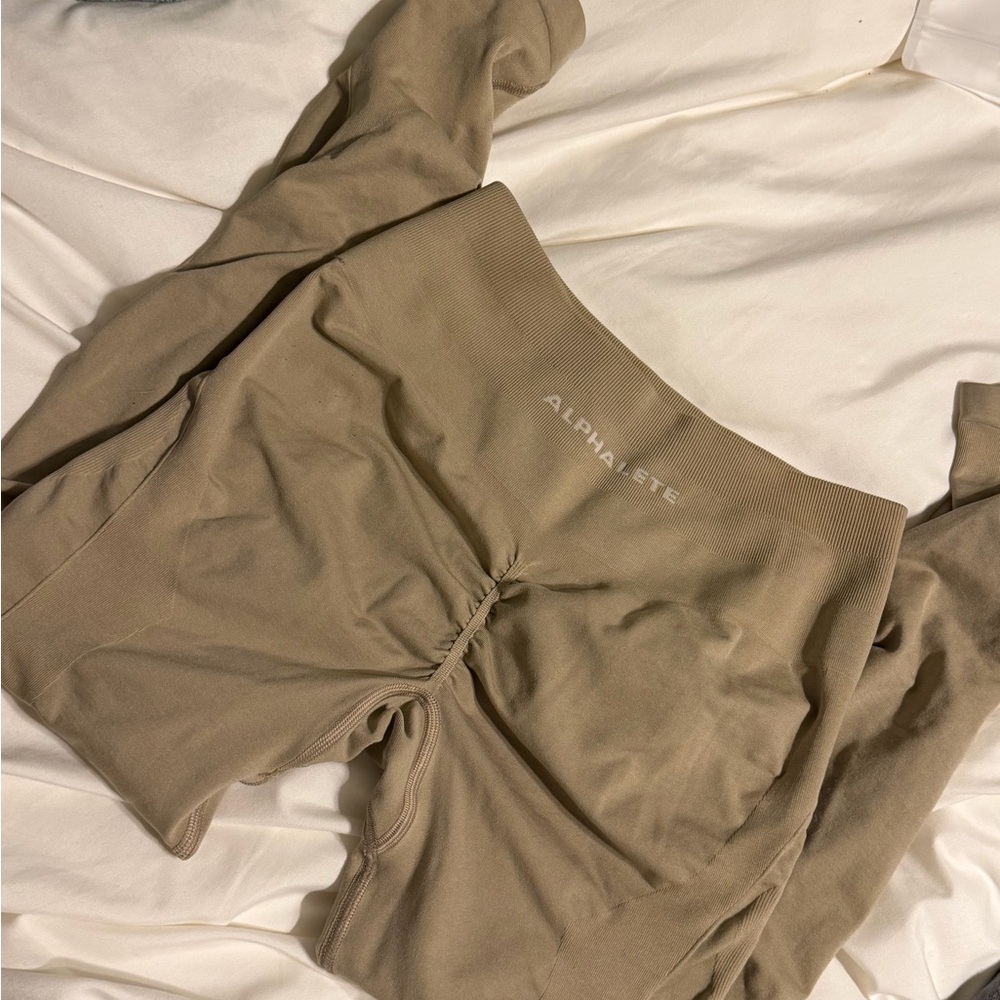 Alphalete Ultra High-Rise contour Leggings